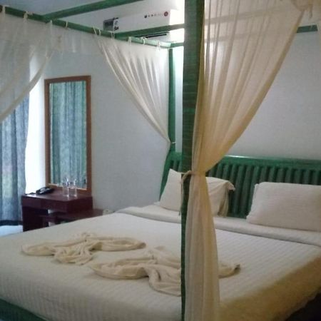 Rock Bite Hotel Morjim Exterior photo