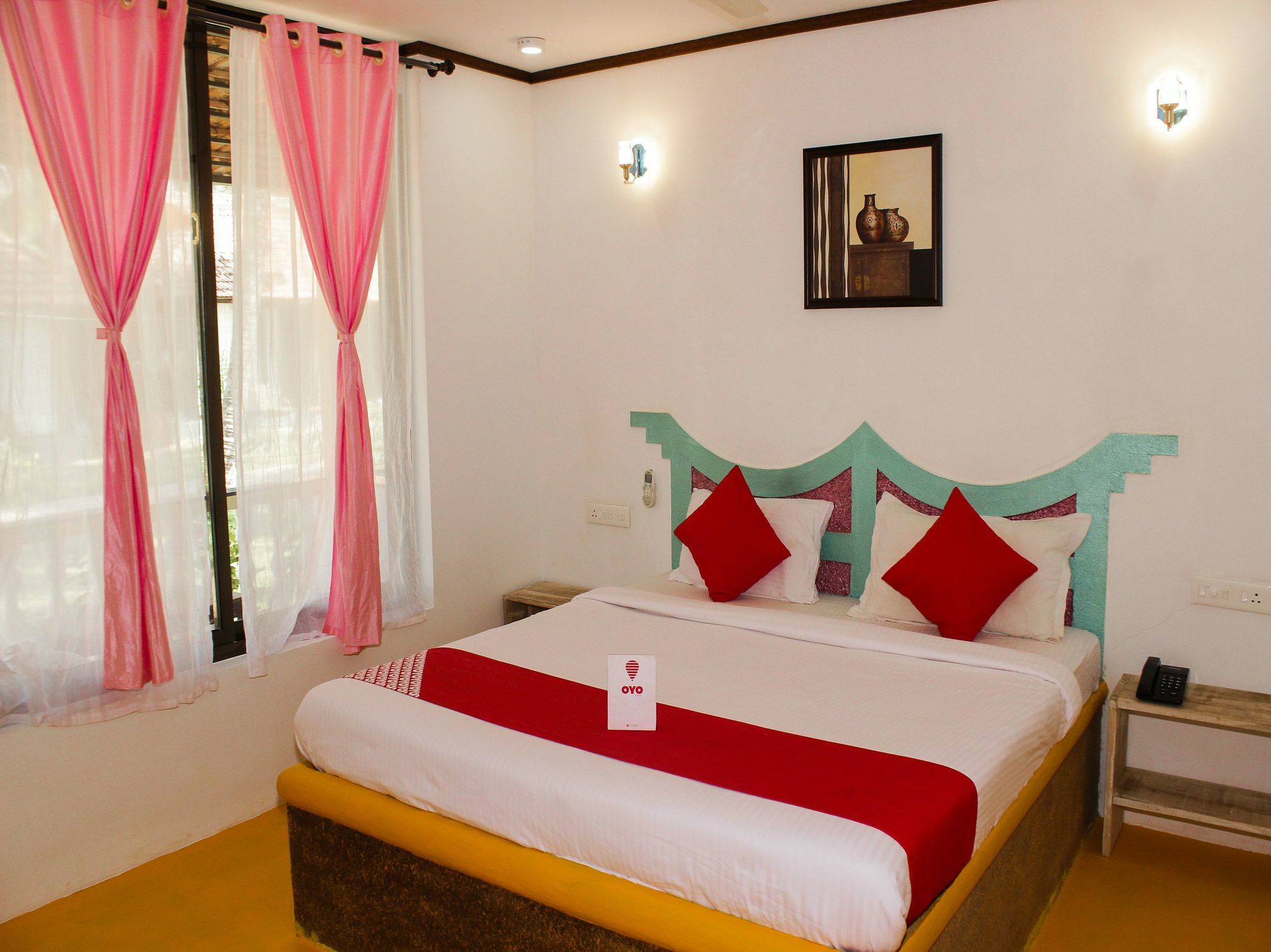 Rock Bite Hotel Morjim Exterior photo